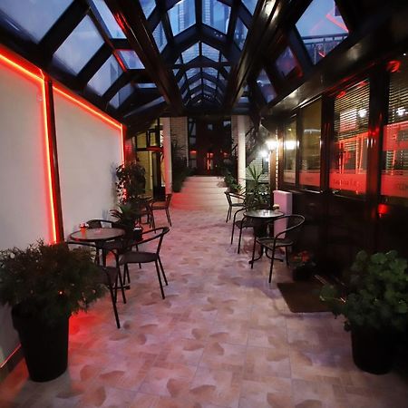 Garni Hotel Laguna Lux Nis Exterior photo