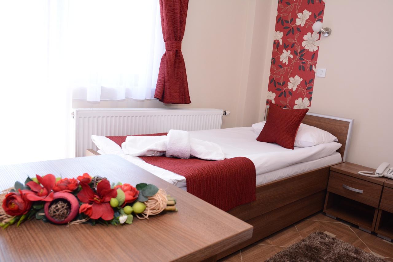 Garni Hotel Laguna Lux Nis Exterior photo